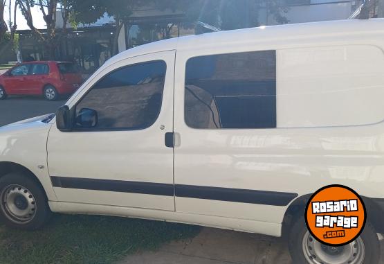 Utilitarios - Citroen Berlingo 2024 Nafta 7500Km - En Venta