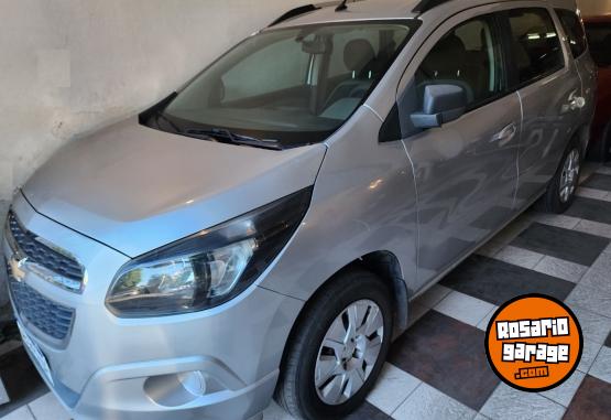 Autos - Chevrolet Spin 2017 GNC 142000Km - En Venta