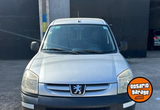 Utilitarios - Peugeot Partner 2012 Diesel 215000Km - En Venta