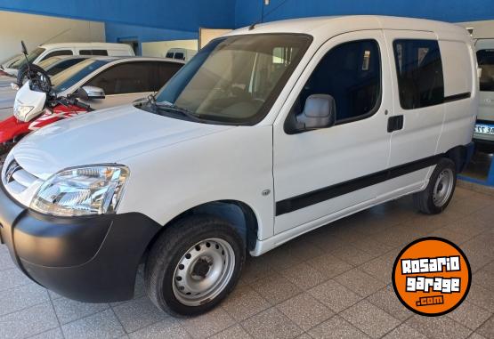 Utilitarios - Peugeot Furgon 2021 Diesel 25200Km - En Venta