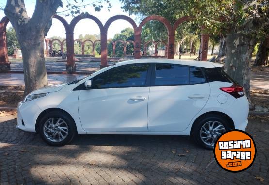 Autos - Toyota Yaris XLS 2022 Nafta 24000Km - En Venta