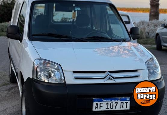 Utilitarios - Citroen Berlingo kangoo Fiorino 2021 Diesel 36200Km - En Venta