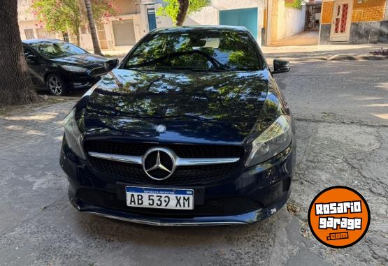 Autos - Mercedes Benz A 200 Urban 2017 Nafta 90000Km - En Venta