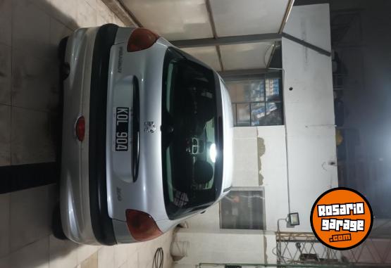 Autos - Peugeot 206 2011 Nafta 133000Km - En Venta