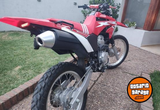 Motos - Honda Tornado 2023 Nafta 1200Km - En Venta