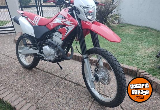 Motos - Honda Tornado 2023 Nafta 1200Km - En Venta