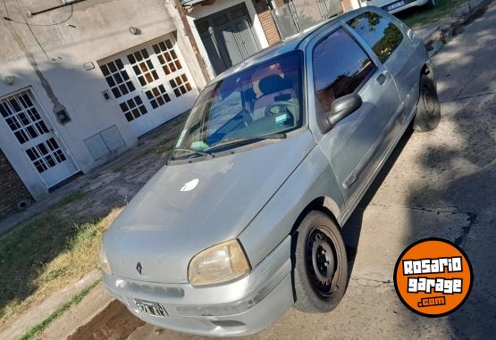 Autos - Renault Clio 1998 Nafta 270000Km - En Venta