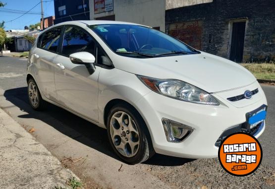 Autos - Ford Fiesta Kinectic Titanium 2013 Nafta 148000Km - En Venta