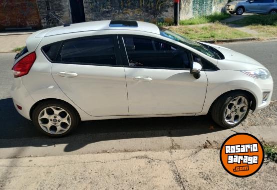 Autos - Ford Fiesta Kinectic Titanium 2013 Nafta 148000Km - En Venta