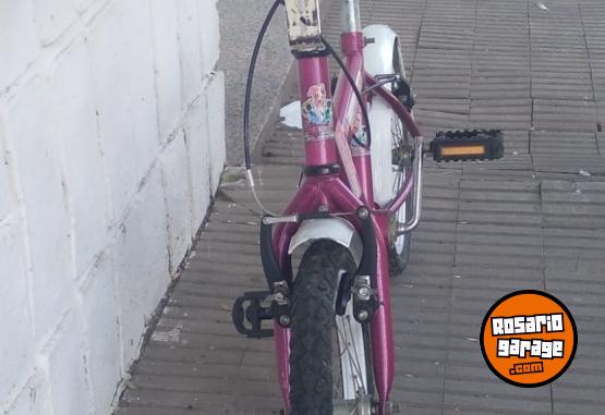 Deportes - SPORT MOTO: BICICLETA DE NENA RODADO: 16 MARCA: LAS CHICAS SUPER PODEROSAS EXCELENTE ESTADO - En Venta