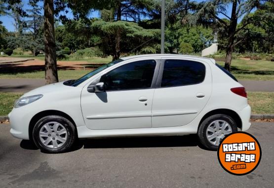 Autos - Peugeot 207 2014 Nafta 86700Km - En Venta