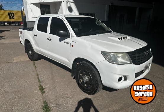 Camionetas - Toyota HILUX DX 4X4 MT 2012 Diesel 300000Km - En Venta