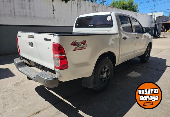 Camionetas - Toyota HILUX DX 4X4 MT 2012 Diesel 300000Km - En Venta