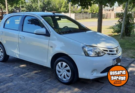 Autos - Toyota Etios xs 1.5 2017 Nafta 90500Km - En Venta