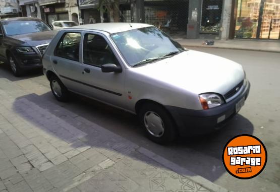 Autos - Ford Fiesta 2000 Diesel 306000Km - En Venta