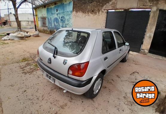 Autos - Ford Fiesta 2000 Diesel 306000Km - En Venta