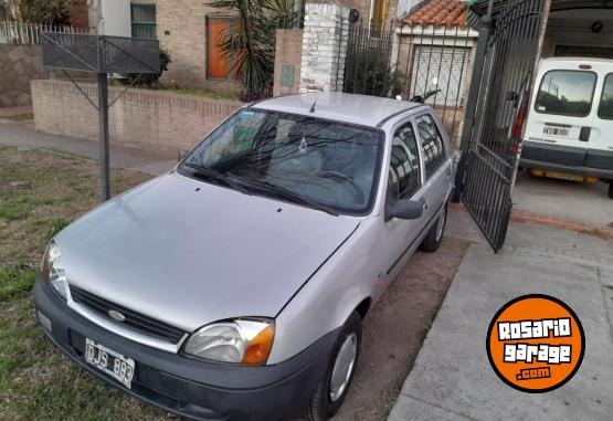 Autos - Ford Fiesta 2000 Diesel 306000Km - En Venta