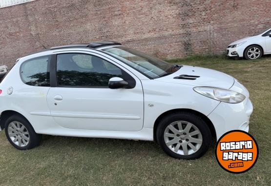 Autos - Peugeot 207 compact xt 2011 Nafta 105000Km - En Venta