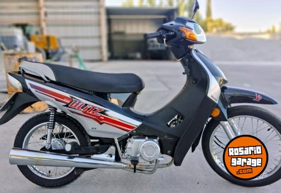 Motos - Motomel Blitz v8 2023 Nafta 2300Km - En Venta