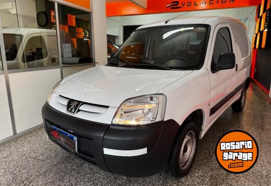 Utilitarios - Peugeot Partner 2022 Nafta 44000Km - En Venta