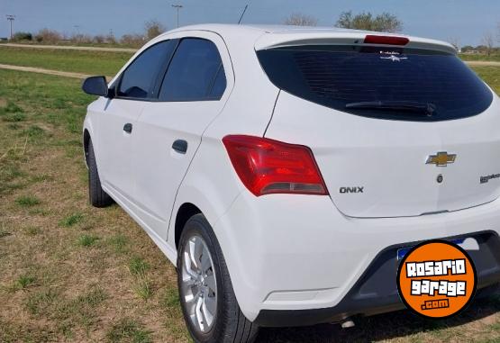 Autos - Chevrolet Lt 2017 Nafta 80000Km - En Venta