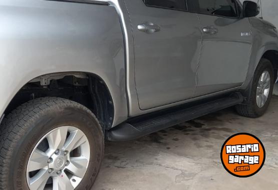 Camionetas - Toyota Hilux SRV 2020 Diesel 53000Km - En Venta