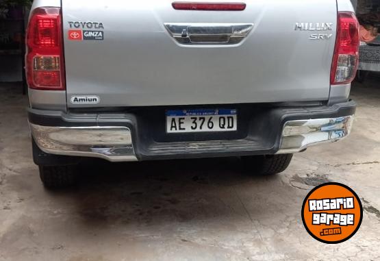 Camionetas - Toyota Hilux SRV 2020 Diesel 53000Km - En Venta