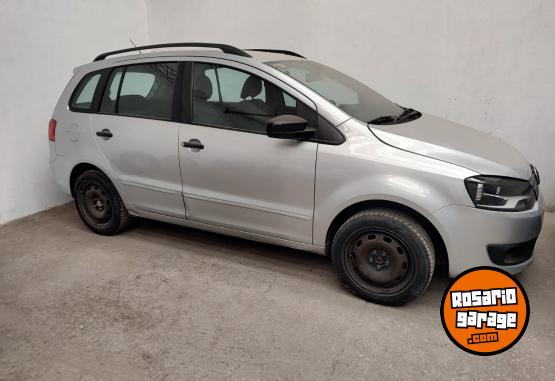 Autos - Volkswagen Suran 2011 GNC 195400Km - En Venta