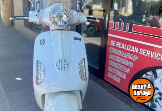 Motos - Motomel STRATO EURO 150 2023 Nafta 5000Km - En Venta