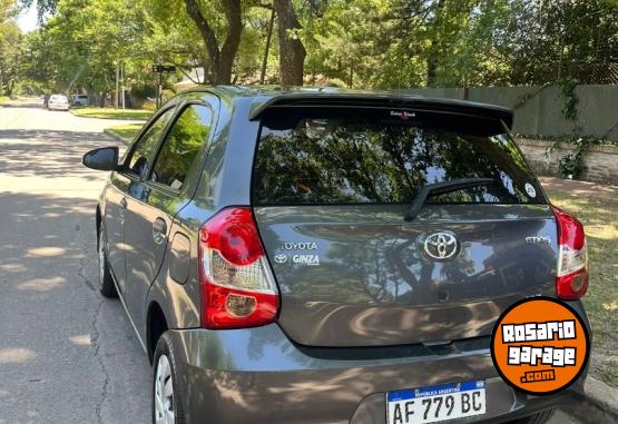 Autos - Toyota etios 2023 Nafta 40000Km - En Venta