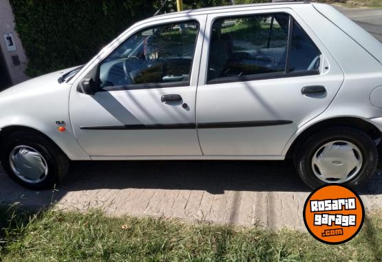 Autos - Ford Fiesta CLX 1997 Nafta 185000Km - En Venta