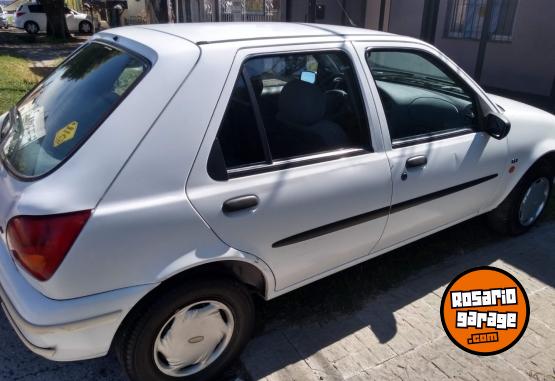 Autos - Ford Fiesta CLX 1997 Nafta 185000Km - En Venta