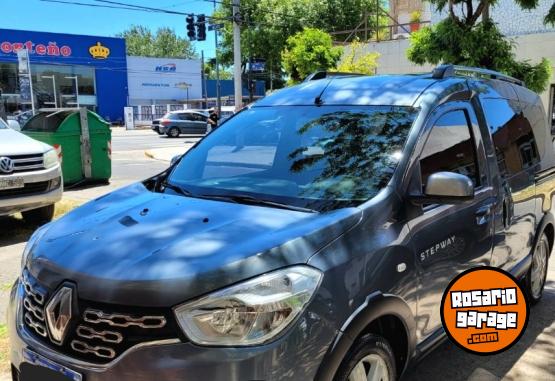 Utilitarios - Renault Kangoo Stepway 2020 GNC 104000Km - En Venta