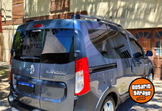 Utilitarios - Renault Kangoo Stepway 2020 GNC 104000Km - En Venta