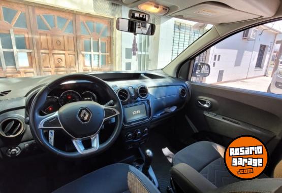 Utilitarios - Renault Kangoo Stepway 2020 GNC 104000Km - En Venta