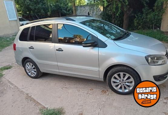 Autos - Volkswagen SURAN 2010 Nafta 148000Km - En Venta