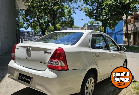 Autos - Toyota Etios Xs Sedan 2018 Nafta 118000Km - En Venta