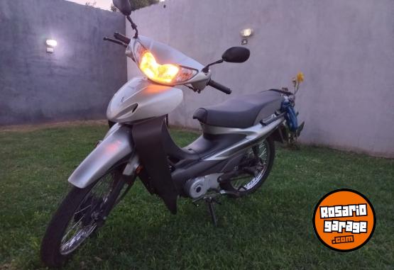 Motos - Corven Mirage 110 2023 Nafta 6000Km - En Venta