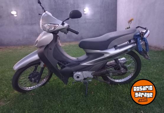 Motos - Corven Mirage 110 2023 Nafta 6000Km - En Venta