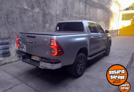 Camionetas - Toyota Hilux 2023 Diesel 56000Km - En Venta