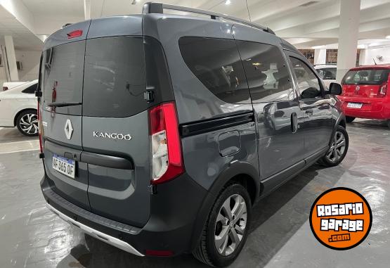 Utilitarios - Renault KANGOO II STEPWAY 1.5 DCI 2022 Nafta 19000Km - En Venta