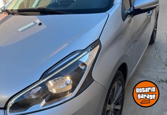 Autos - Peugeot 208 2019 Nafta 55000Km - En Venta