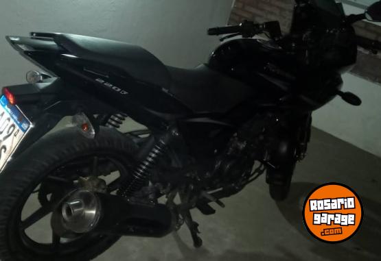 Motos - Bajaj 220f 2018 Nafta 120000Km - En Venta