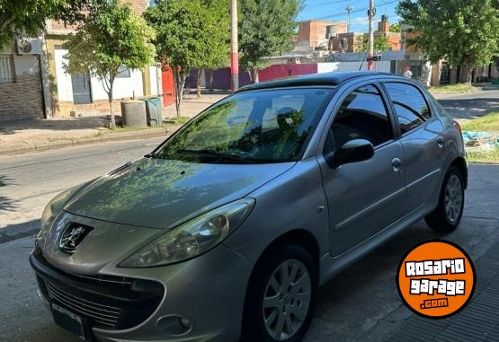 Autos - Peugeot 207 2010 Nafta 107000Km - En Venta