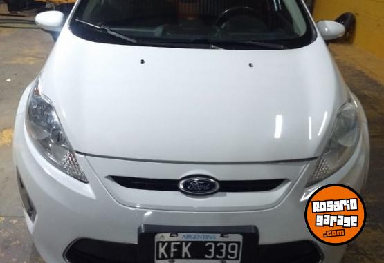 Autos - Ford Fiesta Kinetic Titanium 2011 Nafta 171000Km - En Venta