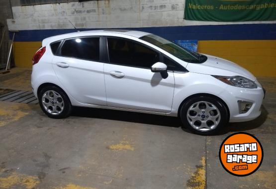 Autos - Ford Fiesta Kinetic Titanium 2011 Nafta 171000Km - En Venta