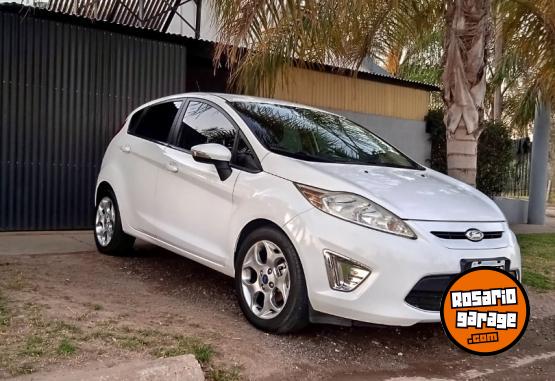 Autos - Ford Fiesta Kinetic Titanium 2011 Nafta 171000Km - En Venta