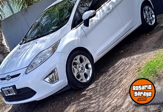 Autos - Ford Fiesta Kinetic Titanium 2011 Nafta 171000Km - En Venta