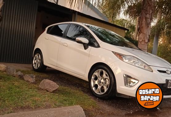 Autos - Ford Fiesta Kinetic Titanium 2011 Nafta 171000Km - En Venta