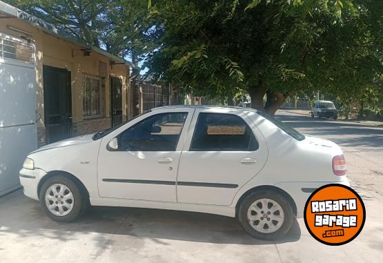 Autos - Fiat Siena 2004 GNC 222000Km - En Venta